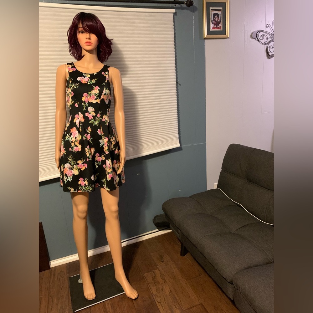 Candie’s pretty  dress . Made in Indonesia good conditions.